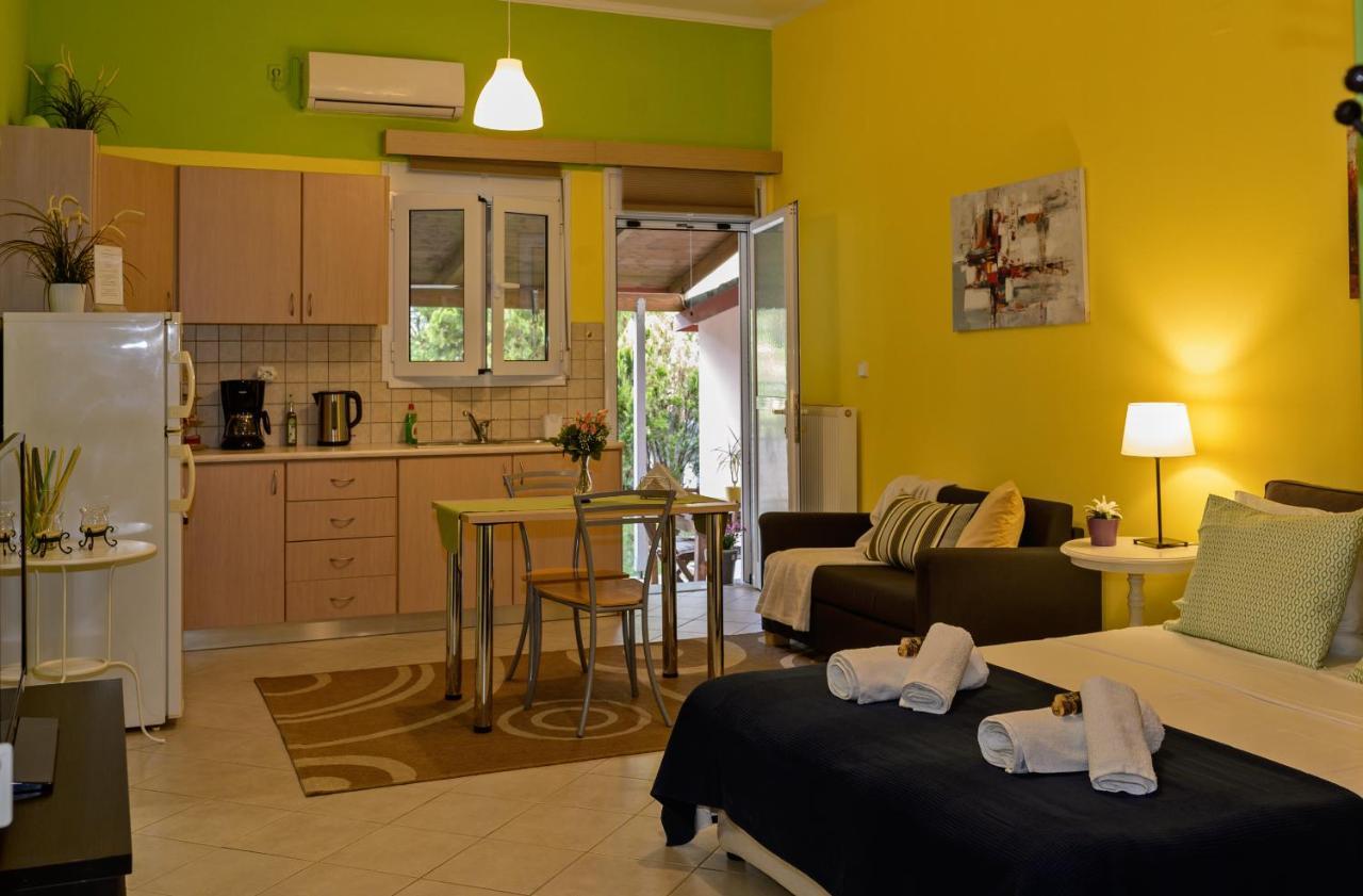 Peaceful Corner Apartment Preveza Exterior photo